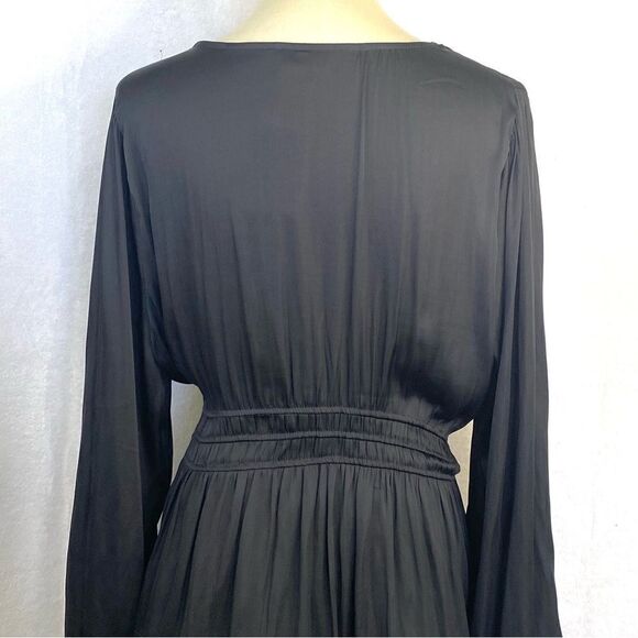 TORRID PEPLUM SATIN SMOCKED WAIST TOP NWT - Picture 7 of 11